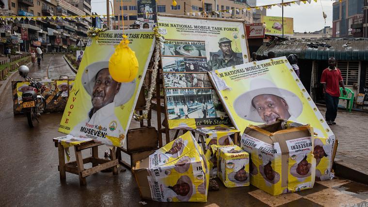 Museveni strebt sechste Amtszeit an.