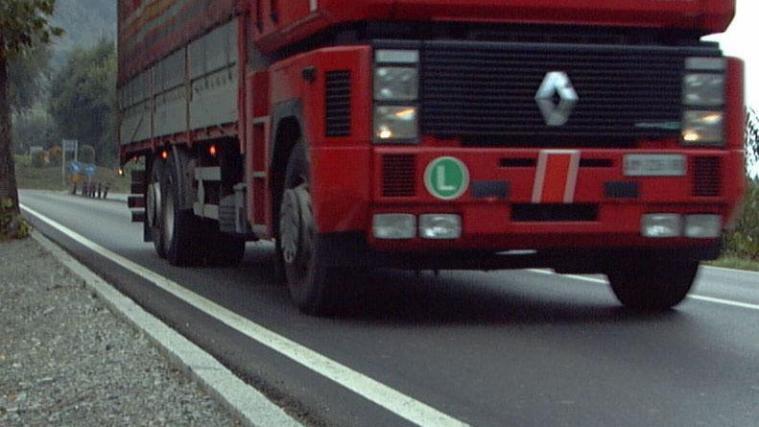 Scharfe Kritik am Nachtfahrverbot im Bundesland Tirol kommt von den Handelskammern Norditaliens.