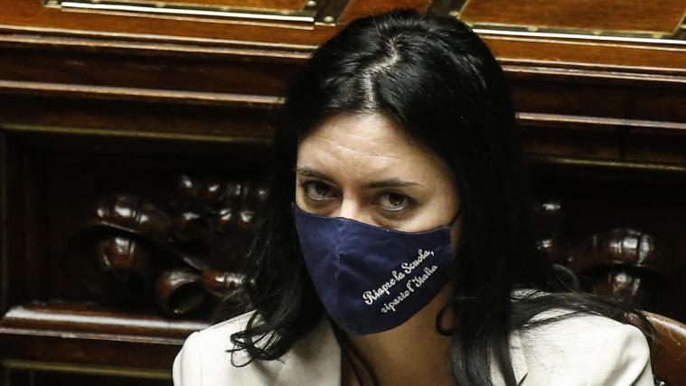 Schulministerin Lucia Azzolina ist besorgt über die Lage der Oberschulen in Italien.
