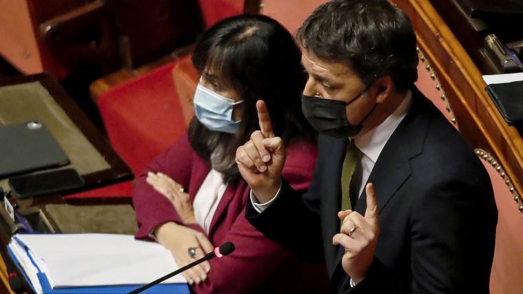 „Seit Monaten drängen wir zu einer politischen Wende in der Regierung. Wir haben bisher zu viel Geduld gehabt“, sagte Matteo Renzi am Dienstag im Senat.