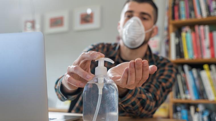 Weiterhin gilt es die Hygieneregeln streng zu befolgen, um Neuinfektionen zu vermeiden.