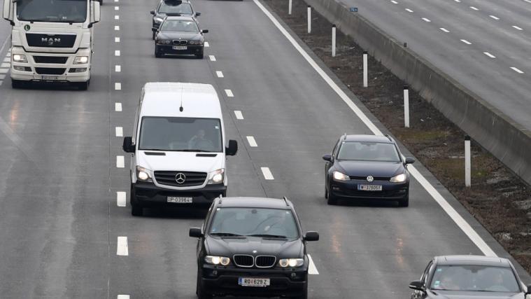 Zu hohe Luftverschmutzung durch Verkehr in den Städten.