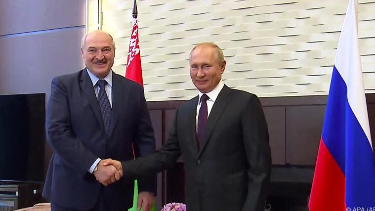 Alexander Lukaschenko und Wladimir Putin treffen sich zu Gesprächen in Sotschi.