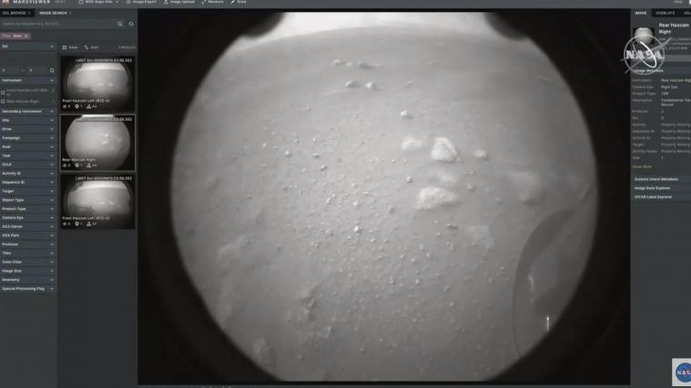 Der NASA-Rover schickte erste Bilder vom Mars zur Erde.