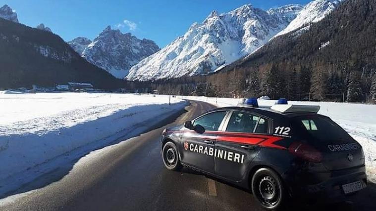 Die Carabinieri kontrollieren, ob stimmt, was in den Selbsterklärungen steht.