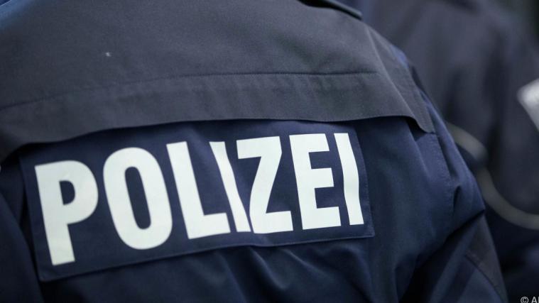 Die Polizei gab Auskunft zum aufsehenerregenden Unfall. Der Schaden ist beträchtlich.