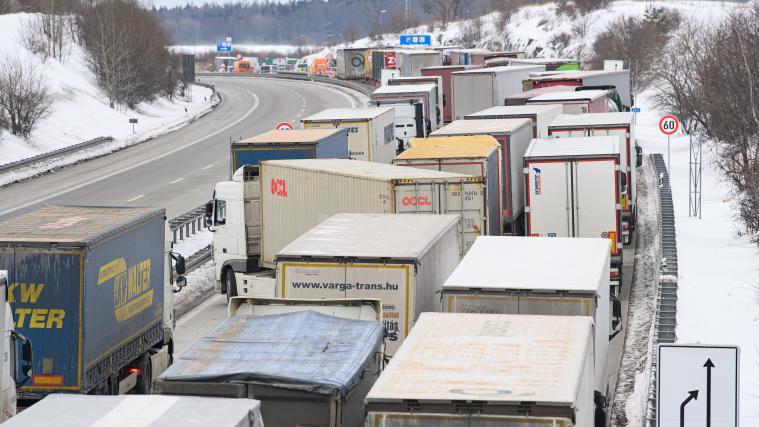 Die verschärften deutschen Einreiseregeln an den Grenzen zu Tschechien und zum österreichischen Bundesland Tirol zum Schutz vor gefährlichen Varianten des Coronavirus sind in der Nacht zum 14.02.2021 in Kraft getreten.