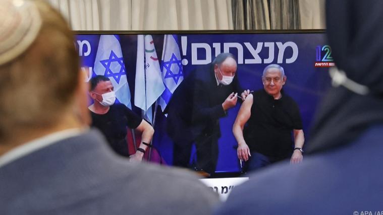 Edelstein und Netanyahu wurden live im Fernsehen geimpft.