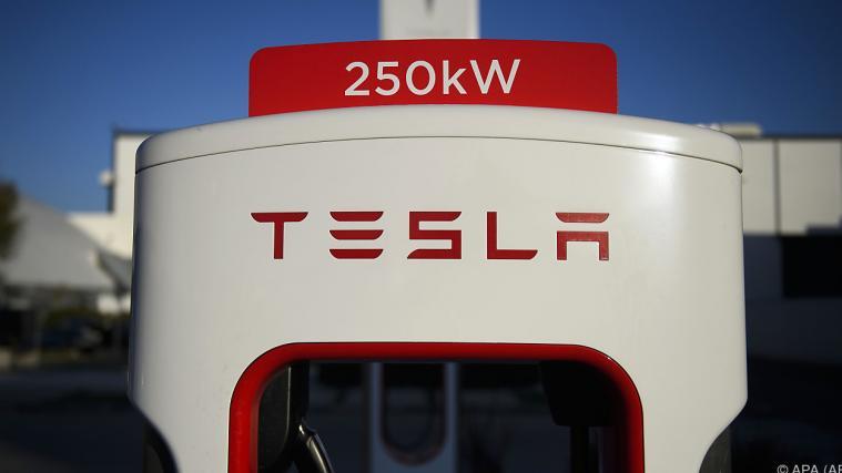 Ein Tesla ist sogar im All unterwegs.