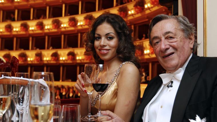 Im Bild Richard Lugner und sein Opernballgast Karima El-Marough alias "Ruby Rubacuore" beim Opernball vor 10 Jahren.