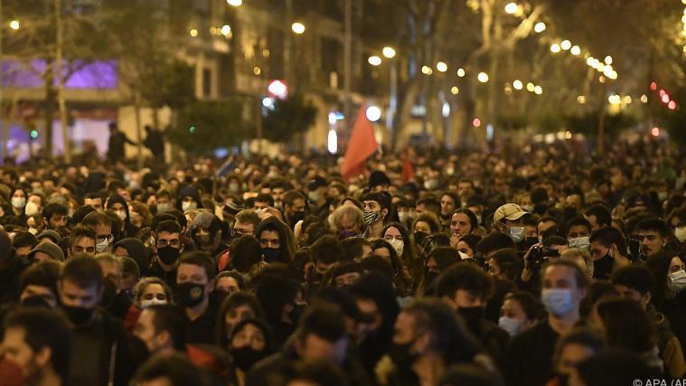 Proteste für inhaftierten Rapper Hasel in Spanien ebben nicht ab.