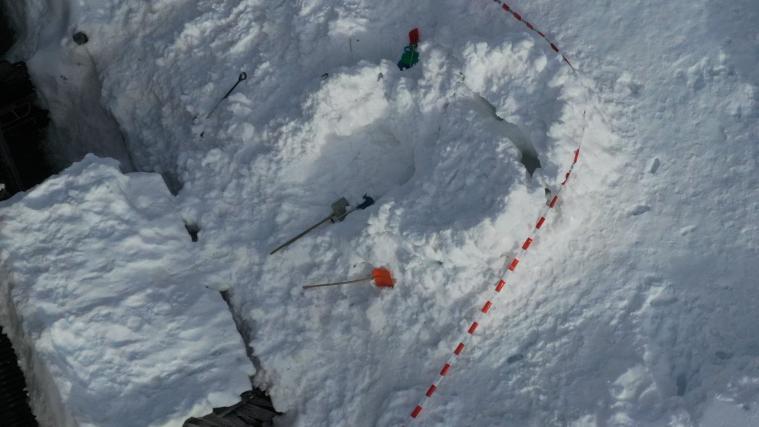 Tragischer Unfall: Schweizer Bub wurde in einem Iglu verschüttet und starb.