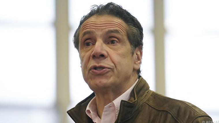 Cuomo entschuldigt sich.