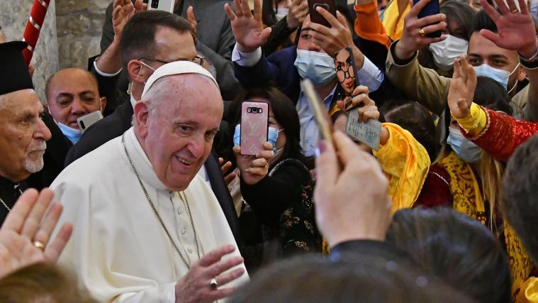 Der Papst betete für die verstorbenen Kriegsopfer.
