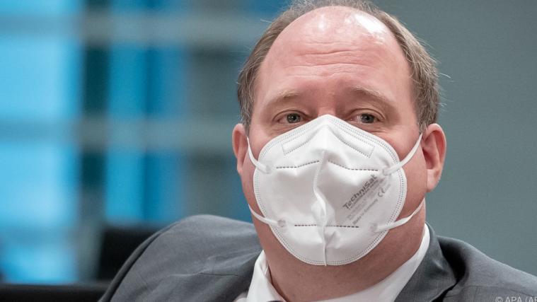 Deutscher Minister Braun warnt vor Mutationen.