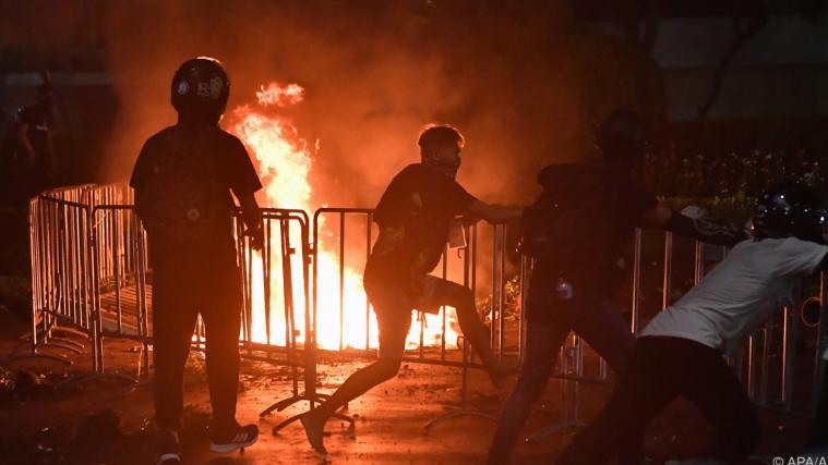 Die Proteste in Thailand reißen nicht ab.