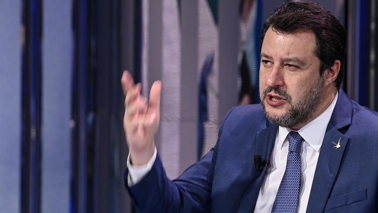 Die Staatsanwaltschaft fordert die Eröffnung eines Prozesses gegen Matteo Salvini.