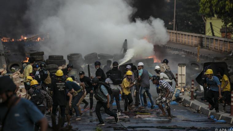Hartes Vorgehen des Militärs gegen Demonstrierende in Myanmar.