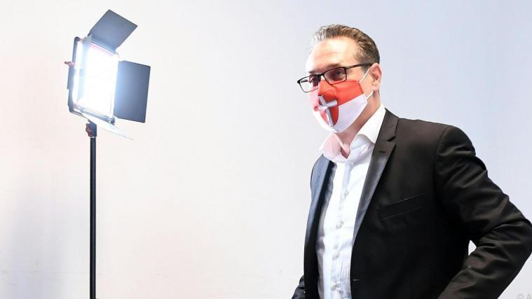 Heinz-Christian Strache wird vorgeworfen, Spenden für eine Maskenfirma verwendet zu haben.
