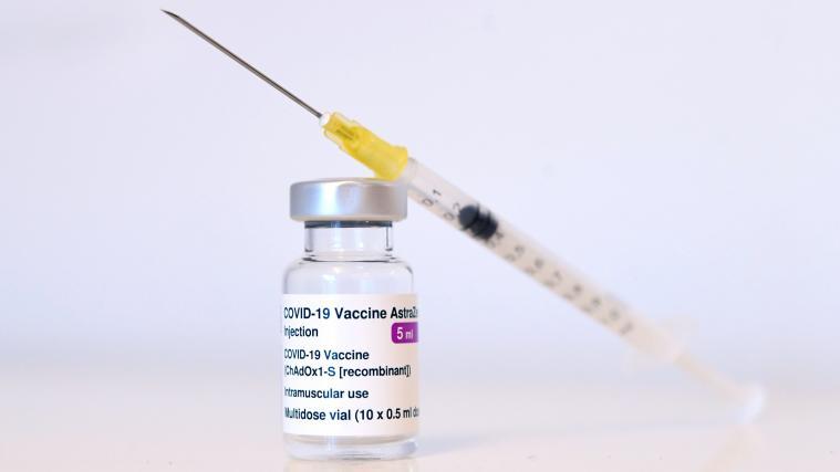 Jeder zweite Erwachsene in Großbritannien hat bereits eine Impfung gegen das Coronavirus erhalten.