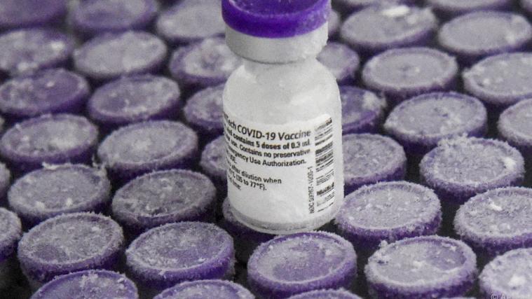 Kompatscher pochte erneut auf den Erhalt der Extra-Lieferung des Impfstoffs von Biontech-Pfizer.