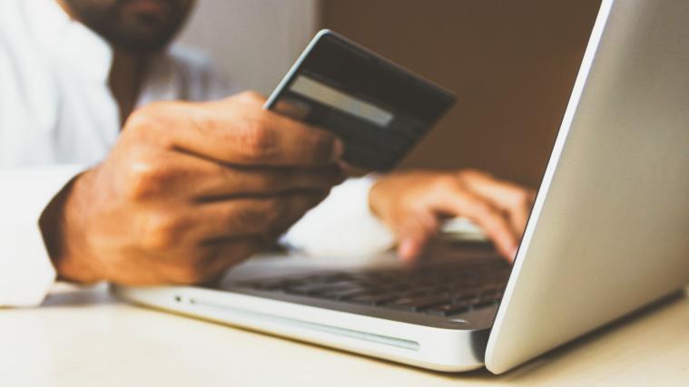 Online-Käufe und Online-Buchungen, dazu gibt es immer mehr Nachfrage an Beratung bei den Verbrauchern.