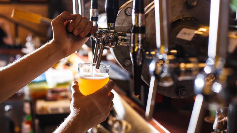 Schlechte Zeiten auch fürs frisch Gezapfte: Zig-tausend Fässer Bier wurden für die Wintersaison produziert – vergeblich.
