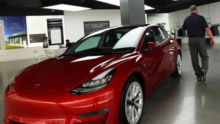 Teslas kann man in den USA nun auch in Kryptowährung zahlen.