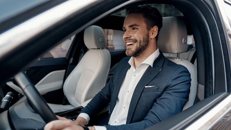 Wie man den Autositz richtig einstellt, erfahren Sie hier.