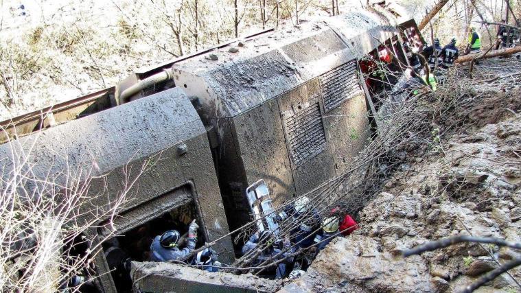 9 Menschen starben beim Zugunglück am 12. April 2010, 28 Menschen verletzt.