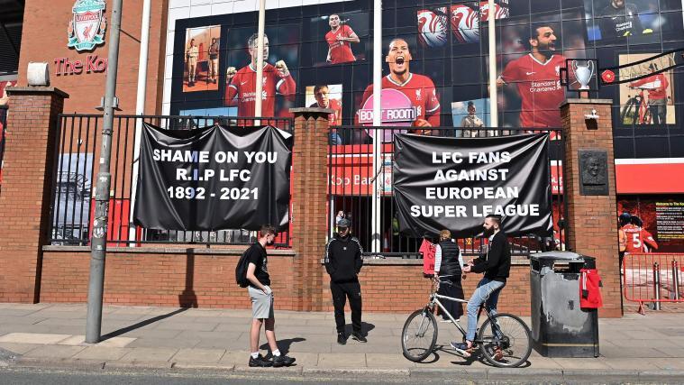 Auch Liverpool-Fans machten ihrem Ärger bereits Luft.