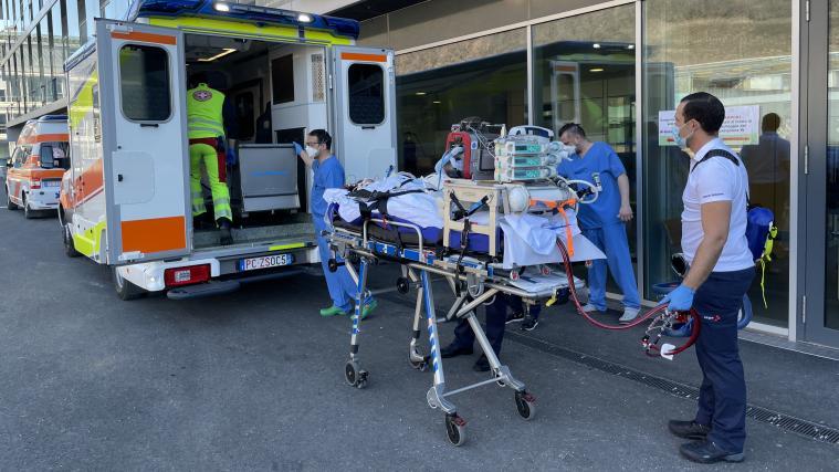 Bereit für den Flug nach Wien: Von der Intensivstation in Bozen wurden die Patienten zur Transplantation nach Österreich gebracht.