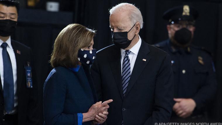 Biden nahm Pelosis Einladung an und spricht vor Kongress.