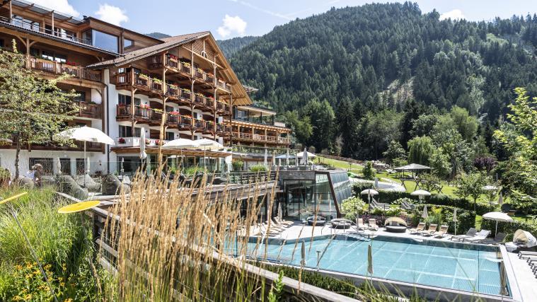 Das Sonnwies ist ein naturnahes, mehrfach ausgezeichnetes Familienhotel deluxe in den Lüsner Bergen unweit des UNESCO Welterbes Dolomiten