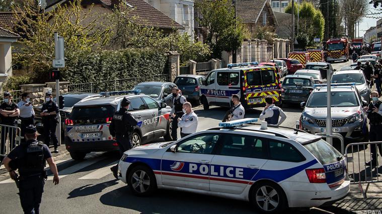 Eine Polizistin wurde am Freitag nahe der Hauptstadt getötet.