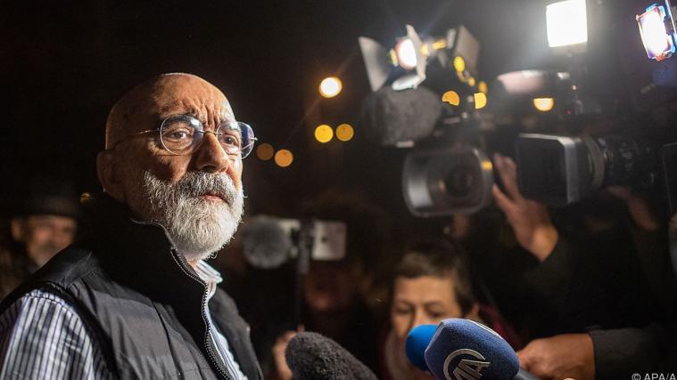 Journalist Ahmet Altan wird in der Türkei aus der Haft entlassen.