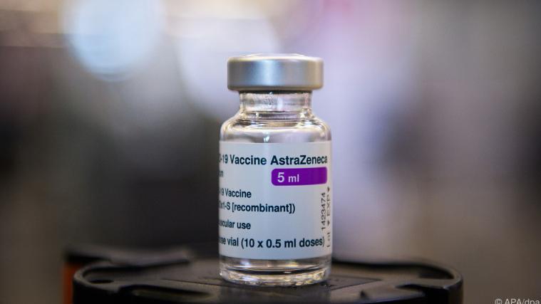 Laut EMA überwögen die Vorteile des Astrazeneca-Impfstoffs in jedem Alter.