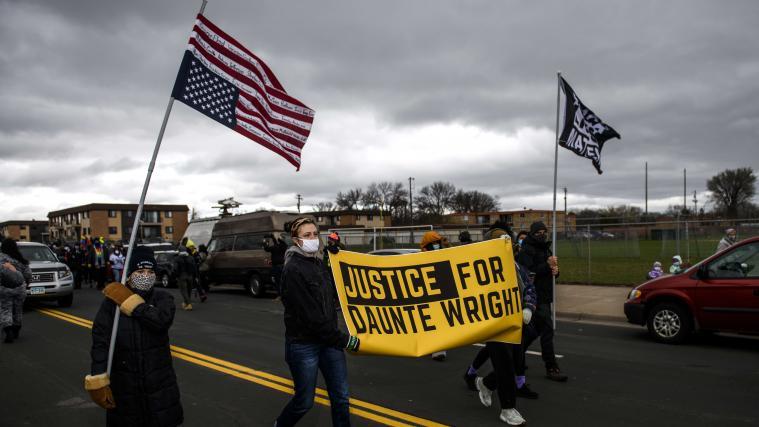 Nach dem Tod von Daunte Wright gingen zahlreiche Menschen auf die Straße und forderten Gerechtigkeit.