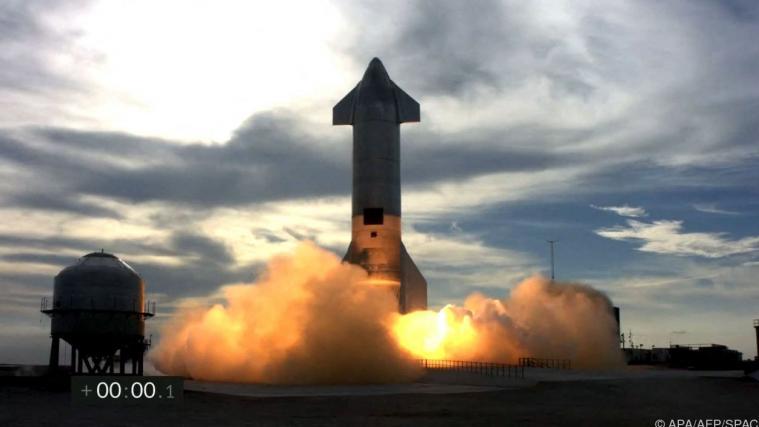 NASA will mit SpaceX wieder auf Mond landen.