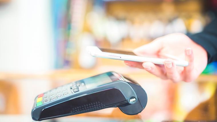 Wer mit Karte oder Smartphone zahlt, bekommt 10 Prozent seiner Ausgaben – maximal 300 Euro im Jahr – vom Staat rückerstattet.