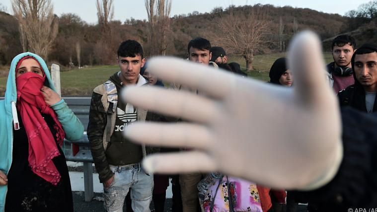 Zwischen der Türkei und Syrien wurde ein etwa 100 Meter langer Tunnel entdeckt, der von Flüchtlingen genutzt wird. Archivbild