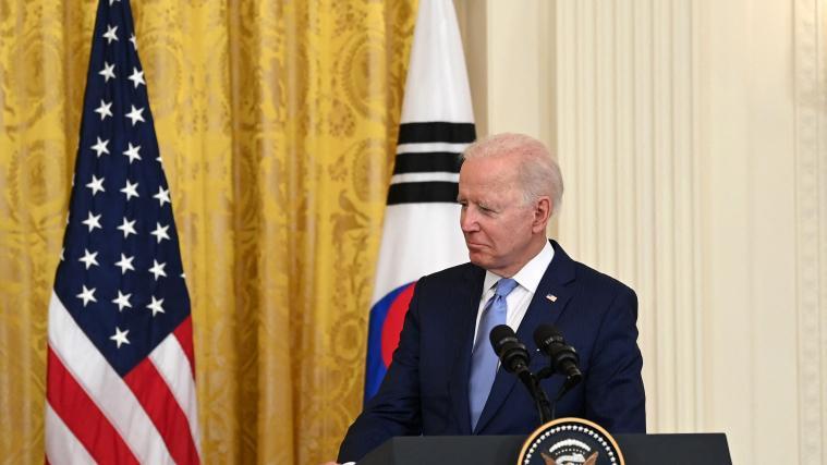 Biden hat sich auch für ein nach George Floyd benanntes Gesetz für Polizeireformen eingesetzt.