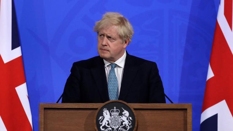 Der geplante Lockerungs-Fahrplan könnte gegebenenfalls ins Stocken geraten, erklärte Boris Johnson am Freitag.