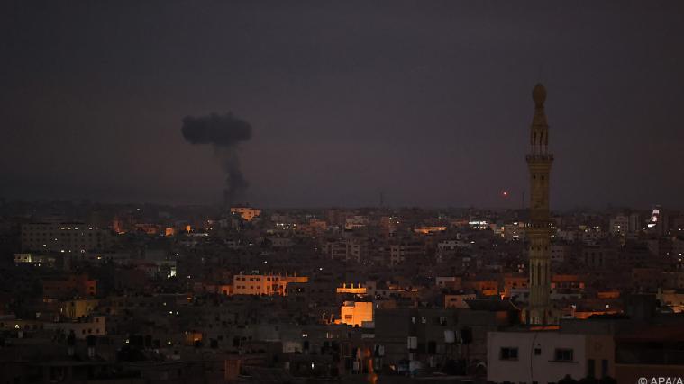 Die Luftangriffe im Gazastreifen dauern an.
