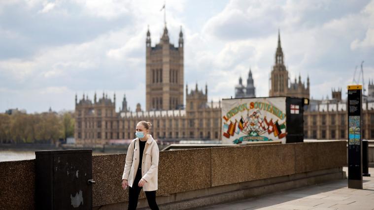 Die Menschen aus England sollen Berichten zufolge ab Mitte Mai wohl wieder unter strengen Auflagen ins Ausland reisen dürfen.