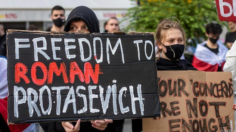 Für die Freilassung der Gefangenen wurde unter anderem in Warschau demonstiert.