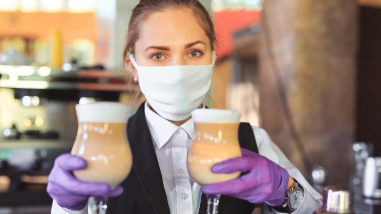 Für Genesene, Getestete und Geimpfte sind die FFP-Masken im Handel und in der Gastronomie nicht mehr verpflichtend.
