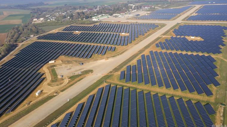 Für Null-Emissionen bis 2050 massiver Ausbau der Photovotaik nötig.