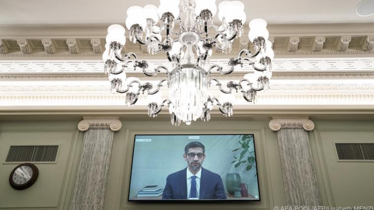 Google-'Chef Sundar Pichai - Hier spricht er vor dem US-Kongress.
