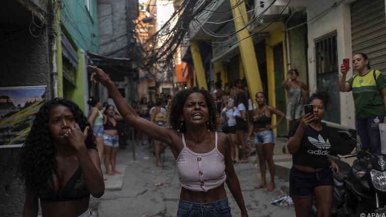 I der Favela Jacarezinho kam es nach dem blutigem Polizeieinsatz zu Protesten.